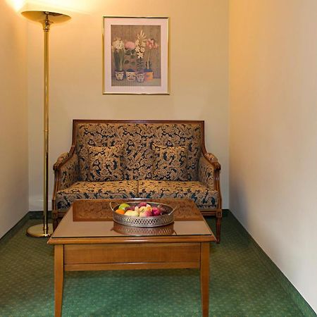 วิคตอร์ เรซิเดนซ์-โฮเทล ซาร์บรุคเคิน Hotel ซาร์บรึคเคน ภายนอก รูปภาพ